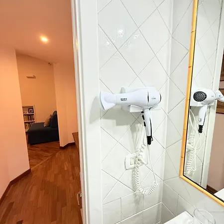 Mama Vesuvius Guest house